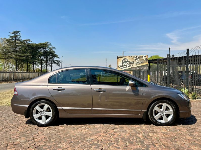 
								Honda Civic 1.8 VXi full									