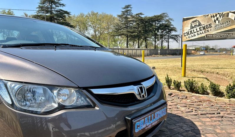
								Honda Civic 1.8 VXi full									
