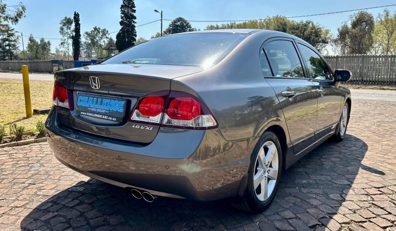 
								Honda Civic 1.8 VXi full									