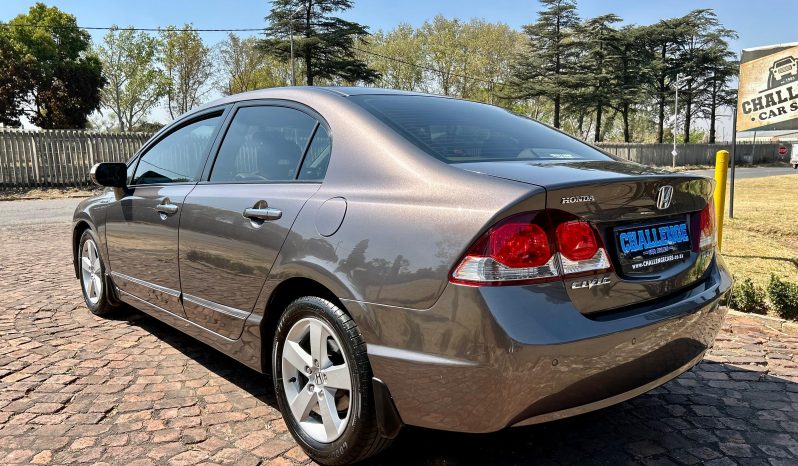 
								Honda Civic 1.8 VXi full									