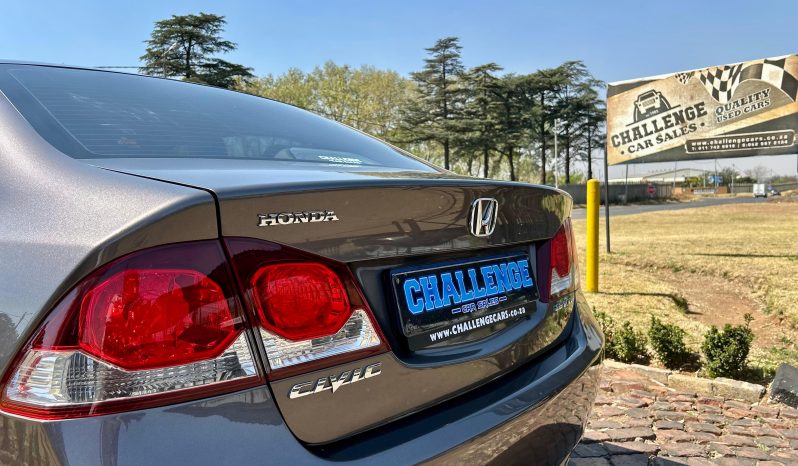 
								Honda Civic 1.8 VXi full									