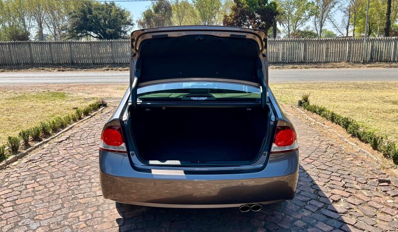 
								Honda Civic 1.8 VXi full									