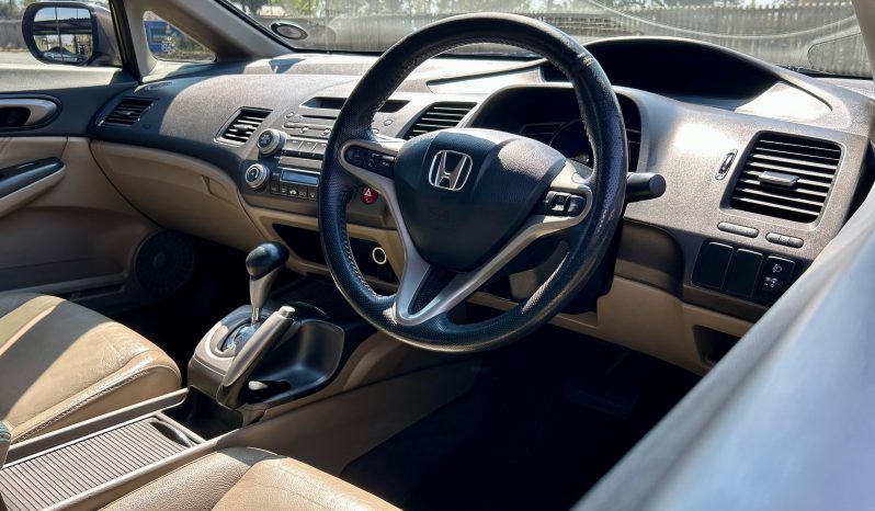 
								Honda Civic 1.8 VXi full									