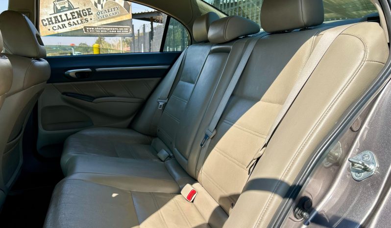 
								Honda Civic 1.8 VXi full									