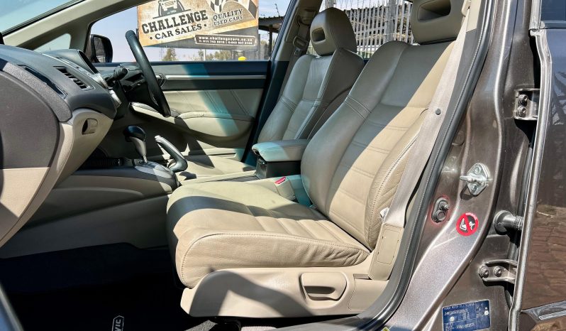 
								Honda Civic 1.8 VXi full									