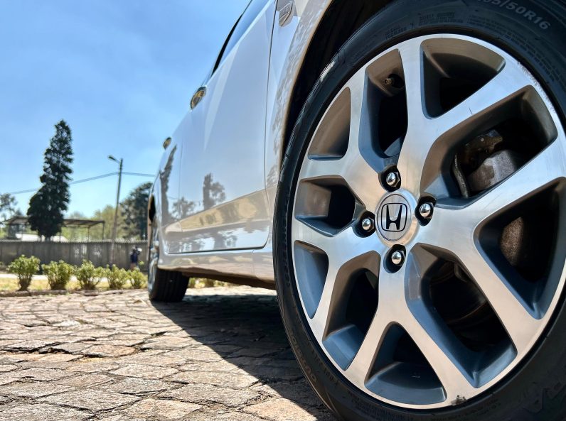 
								Honda Ballade 1.5 Elegance full									
