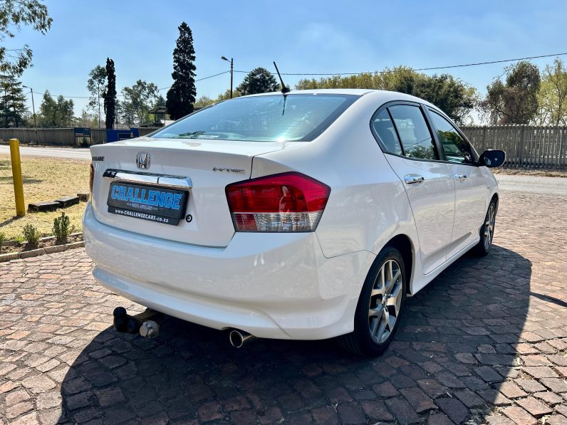 
								Honda Ballade 1.5 Elegance full									