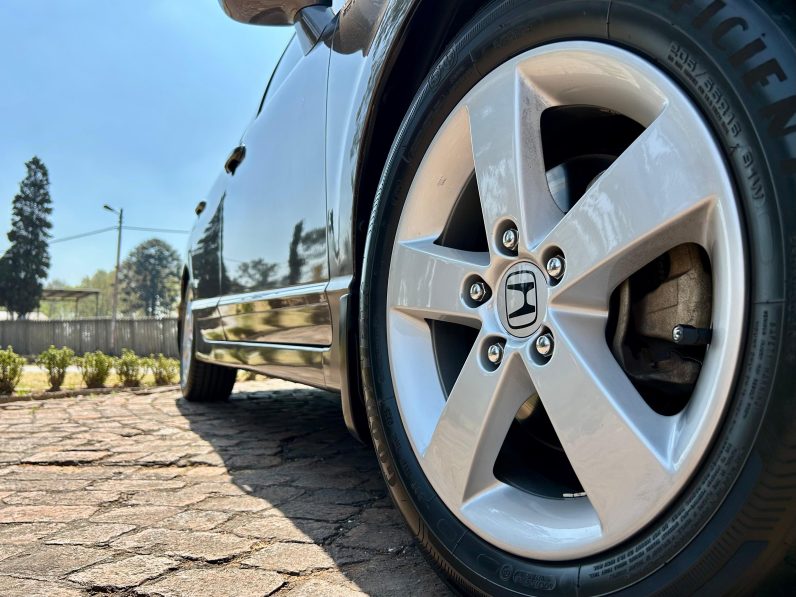 
								Honda Civic 1.8 VXi full									