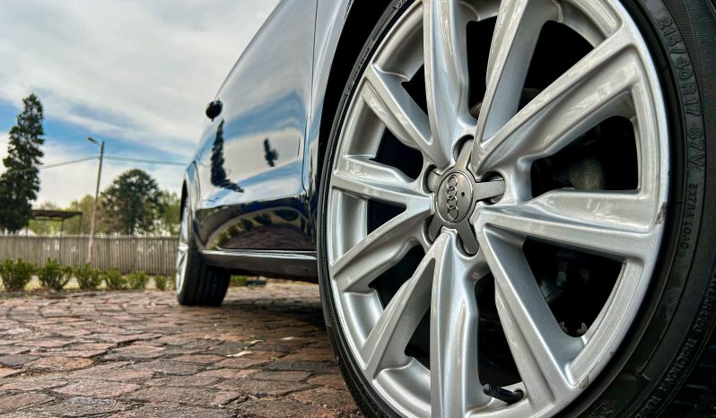 
								Audi A1 1.0 TFSI S full									
