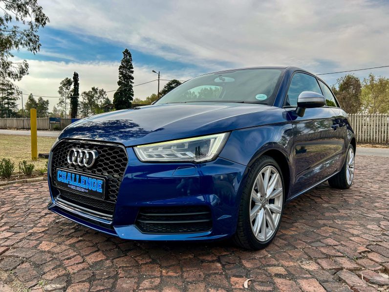 
								Audi A1 1.0 TFSI S full									