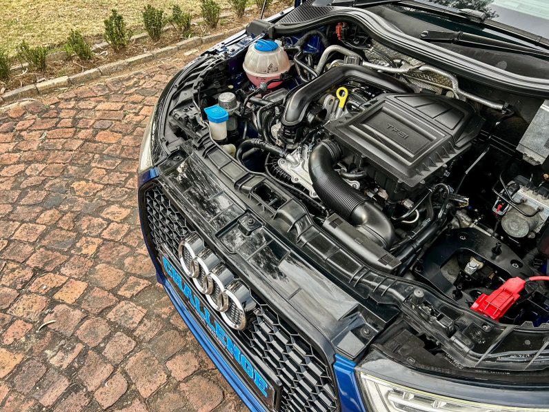 
								Audi A1 1.0 TFSI S full									