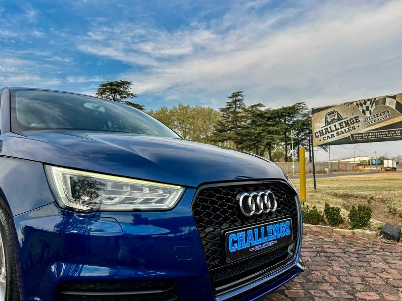 
								Audi A1 1.0 TFSI S full									