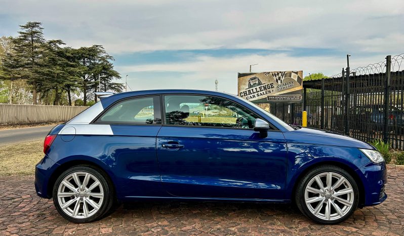 
								Audi A1 1.0 TFSI S full									