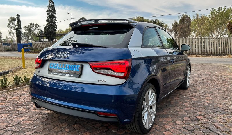 
								Audi A1 1.0 TFSI S full									