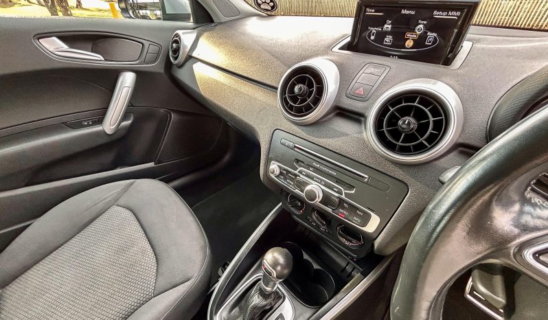
								Audi A1 1.0 TFSI S full									