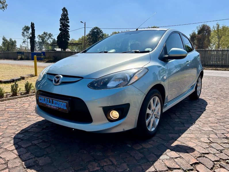 
								Mazda 2 1.3 Dynamic full									