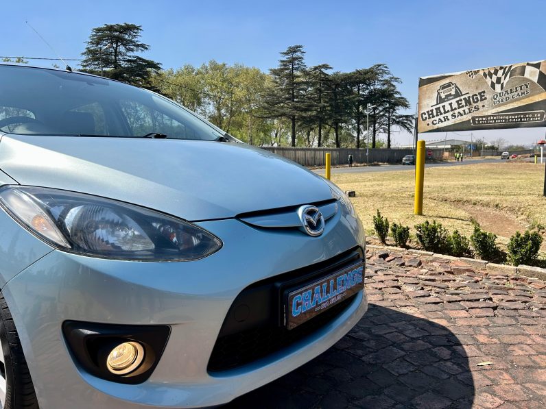 
								Mazda 2 1.3 Dynamic full									