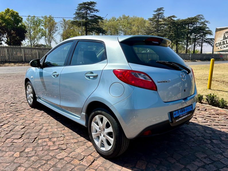 
								Mazda 2 1.3 Dynamic full									