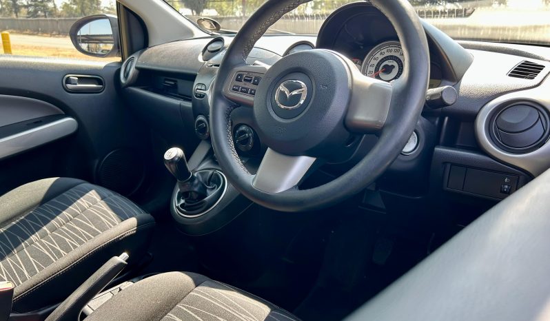 
								Mazda 2 1.3 Dynamic full									