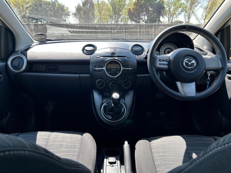 
								Mazda 2 1.3 Dynamic full									
