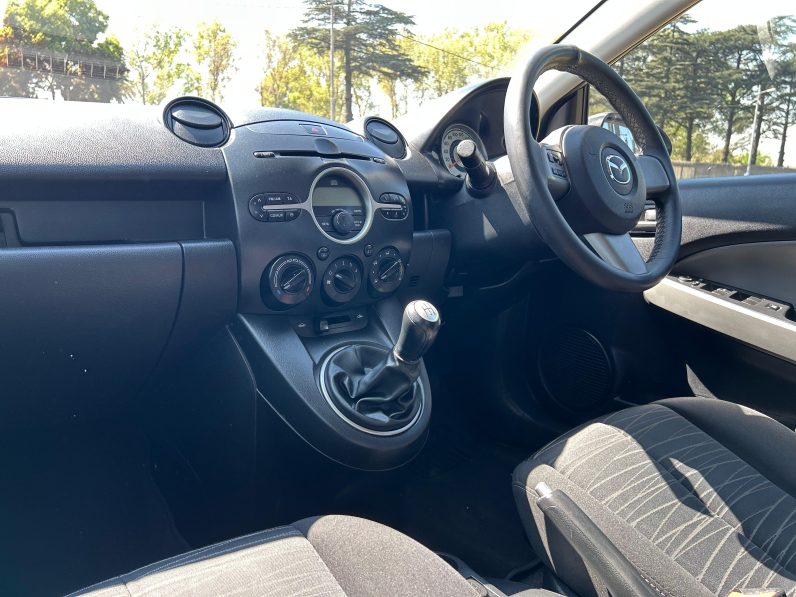 
								Mazda 2 1.3 Dynamic full									