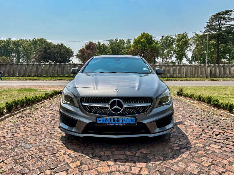 
								Mercedes-Benz CLA 200 AMG full									