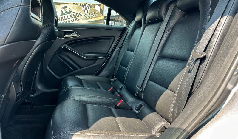 
								Mercedes-Benz CLA 200 AMG full									