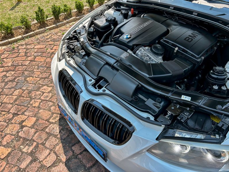 
								BMW 3 Series 335i Coupe M Sport full									