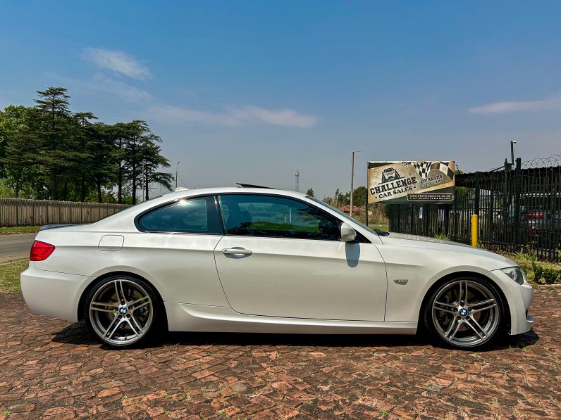 
								BMW 3 Series 335i Coupe M Sport full									