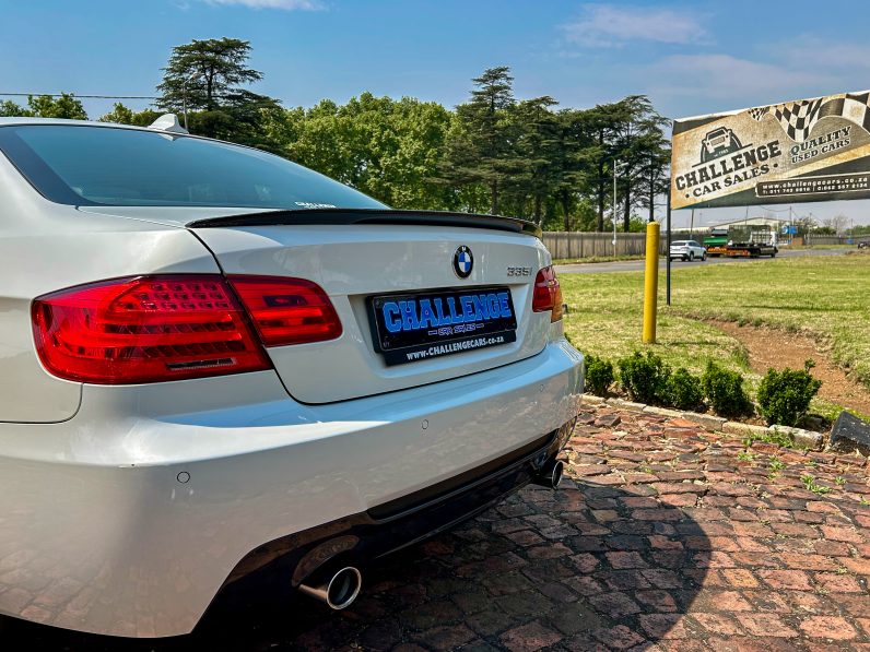 
								BMW 3 Series 335i Coupe M Sport full									