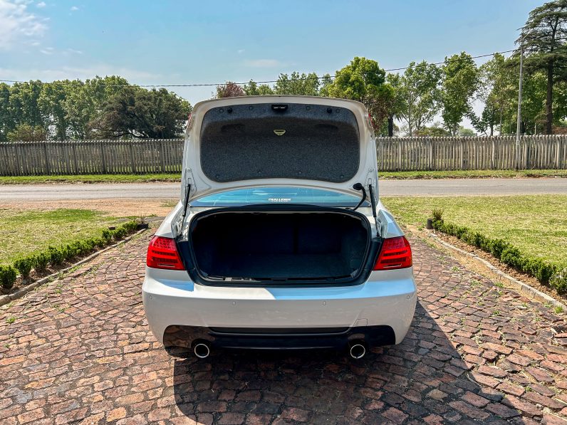 
								BMW 3 Series 335i Coupe M Sport full									