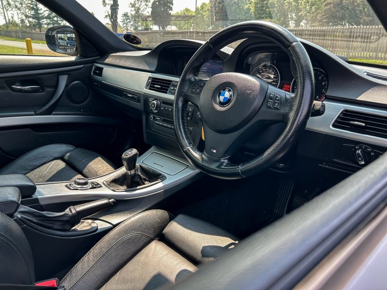 
								BMW 3 Series 335i Coupe M Sport full									