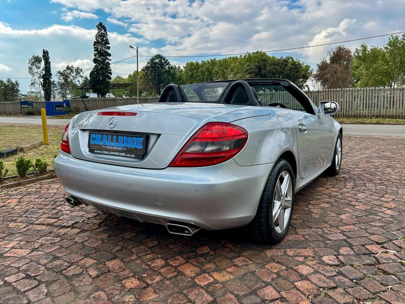 
								Mercedes-Benz SLK 200 Kompressor full									