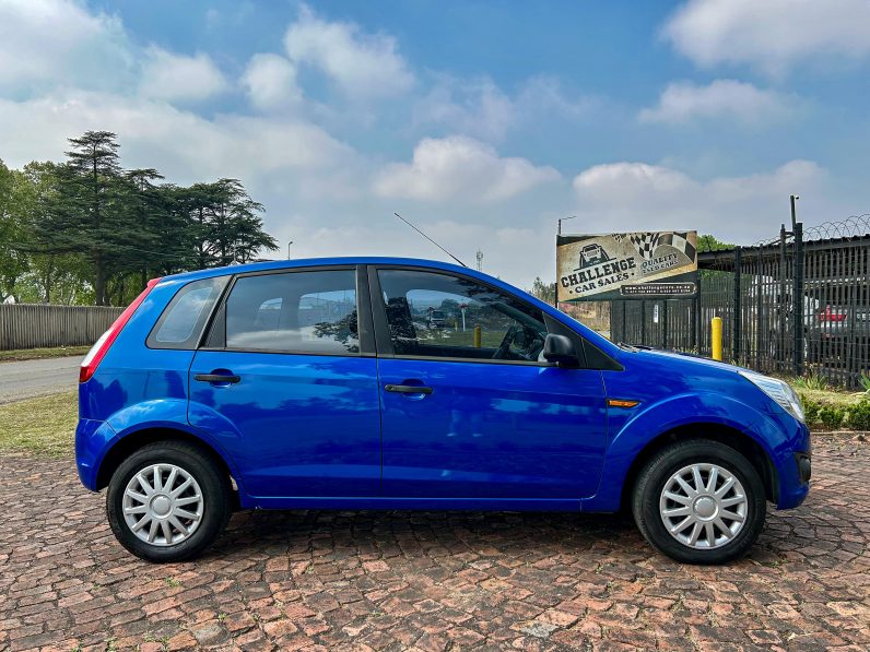 
								Ford Figo 1.4 Ambiente full									