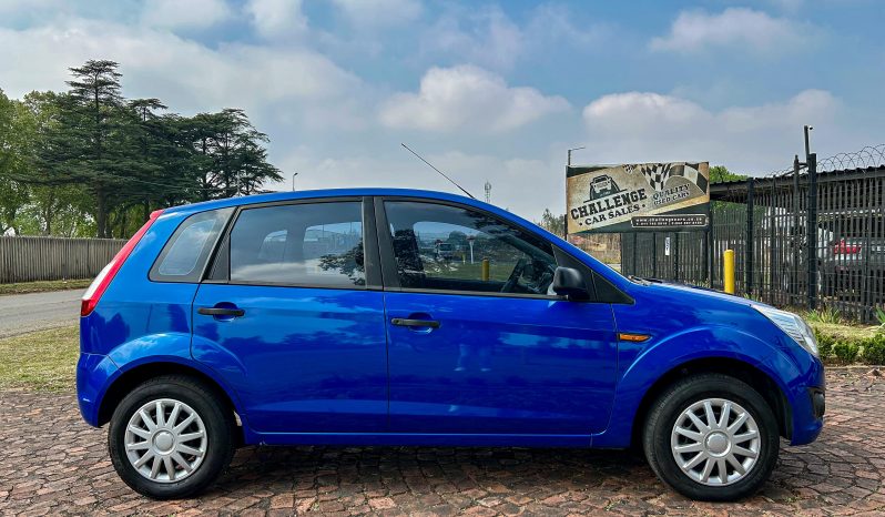 
								Ford Figo 1.4 Ambiente full									