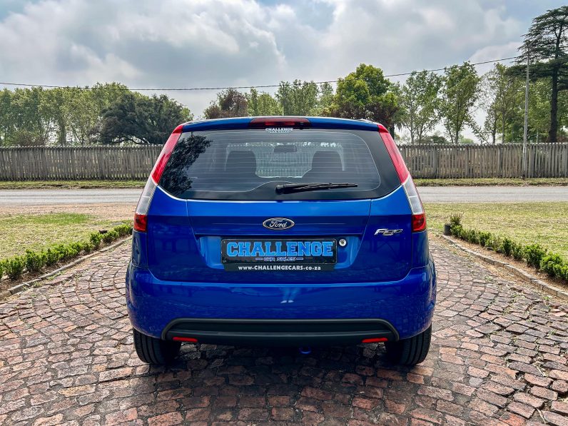
								Ford Figo 1.4 Ambiente full									