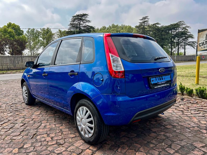 
								Ford Figo 1.4 Ambiente full									