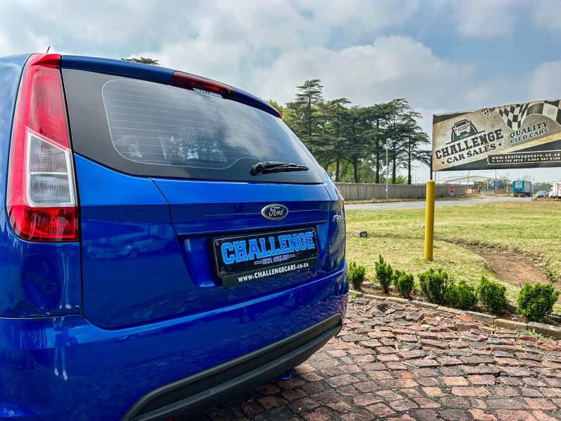 
								Ford Figo 1.4 Ambiente full									
