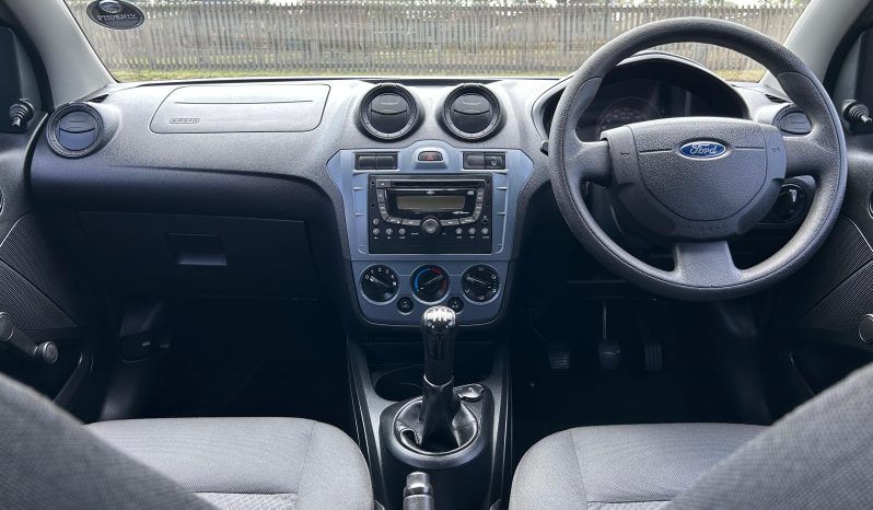 
								Ford Figo 1.4 Ambiente full									