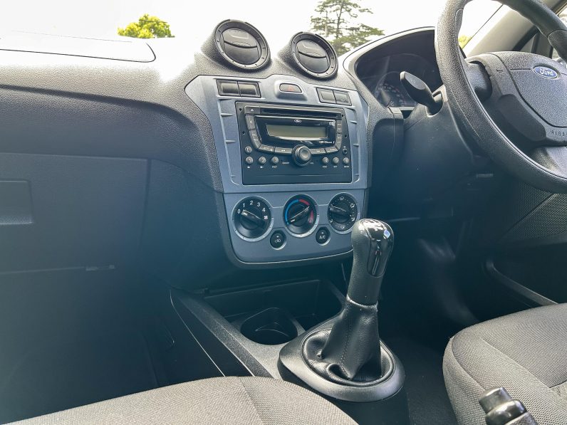 
								Ford Figo 1.4 Ambiente full									