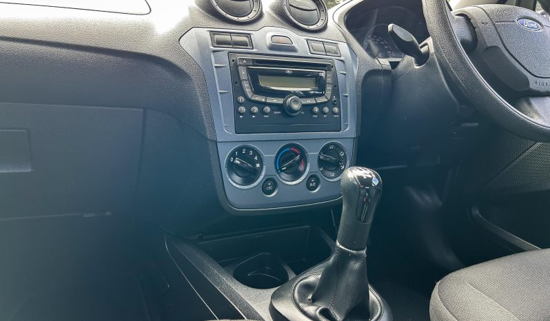
								Ford Figo 1.4 Ambiente full									