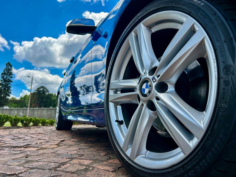
								BMW 118i M Sport full									