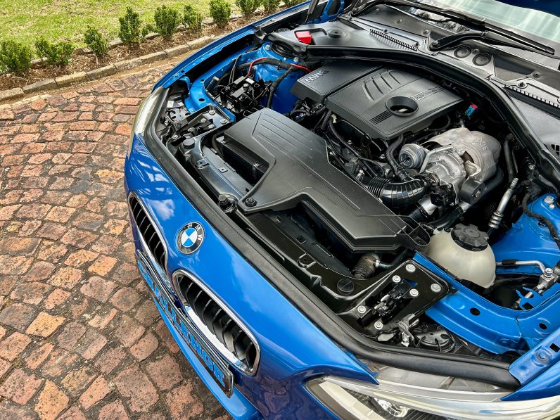 
								BMW 118i M Sport full									