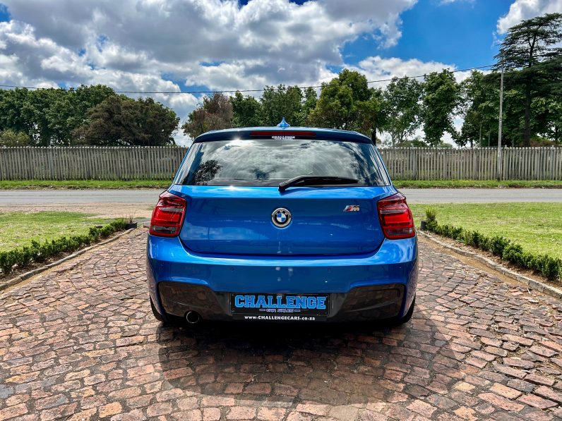 
								BMW 118i M Sport full									
