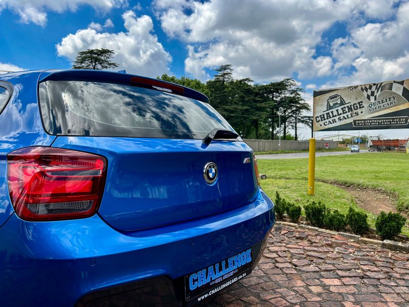 
								BMW 118i M Sport full									