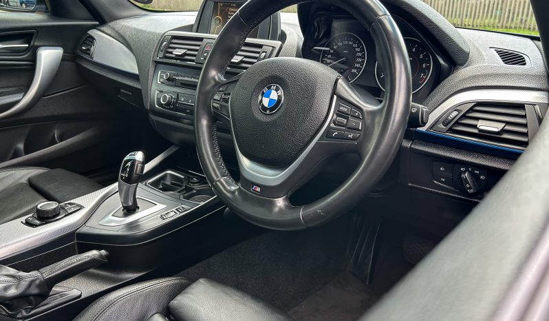 
								BMW 118i M Sport full									