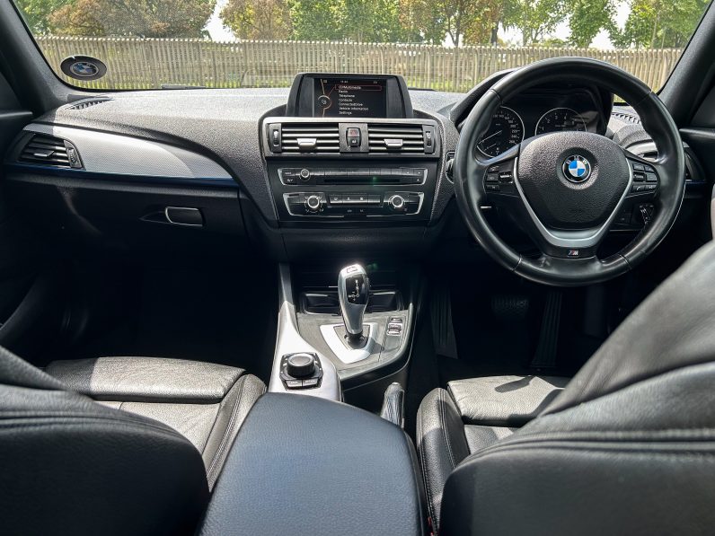 
								BMW 118i M Sport full									