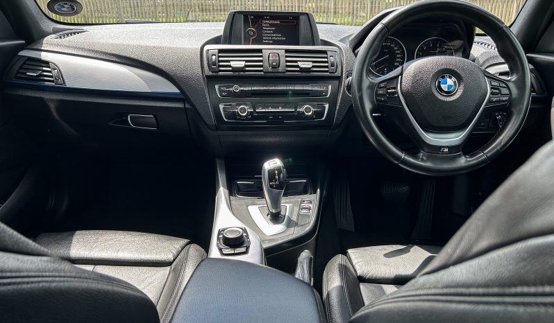 
								BMW 118i M Sport full									