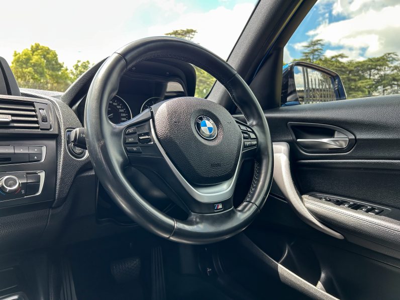 
								BMW 118i M Sport full									