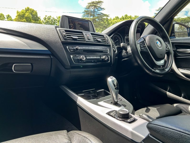 
								BMW 118i M Sport full									